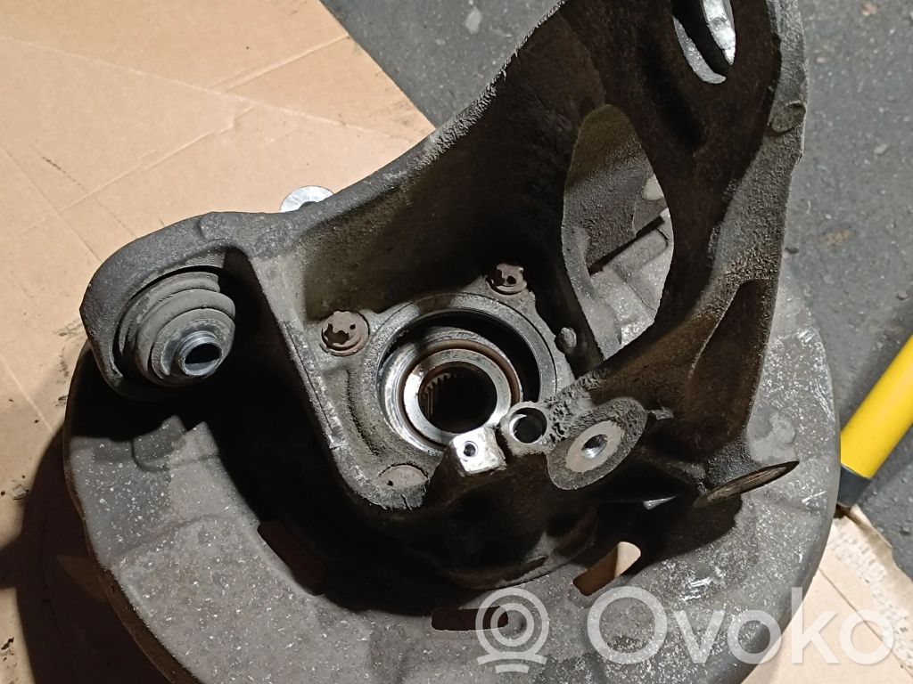 BMW X5 E70 Aizmugurē riteņa rumbas vārpstas šarnīrs (stupica, capfa) 