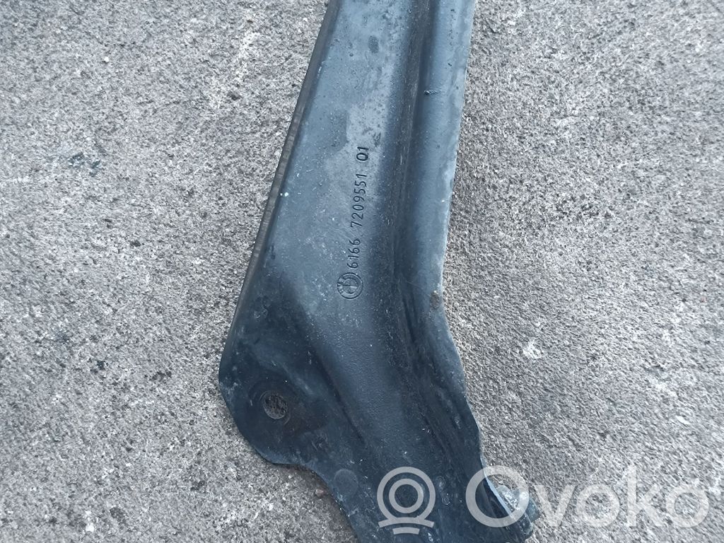BMW 5 E60 E61 Muu moottoritilan osa 