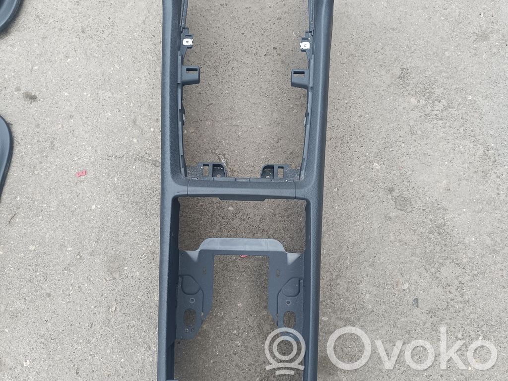 Audi Q7 4L Centrinė konsolė 
