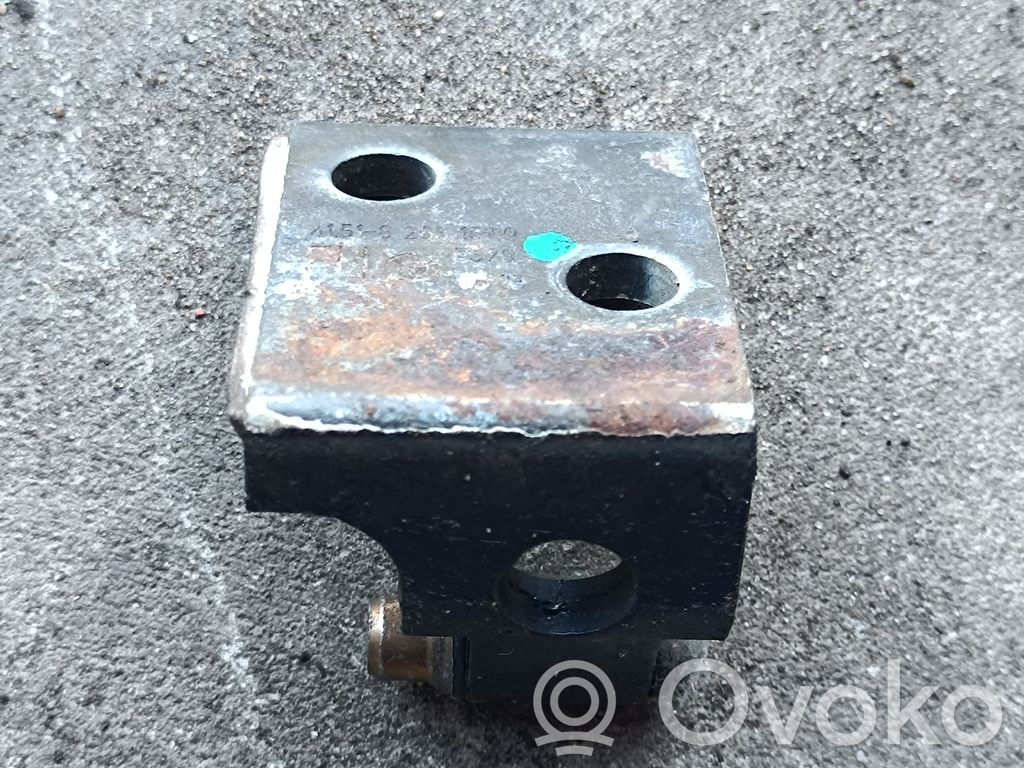 BMW X5 E53 Front door lower hinge 
