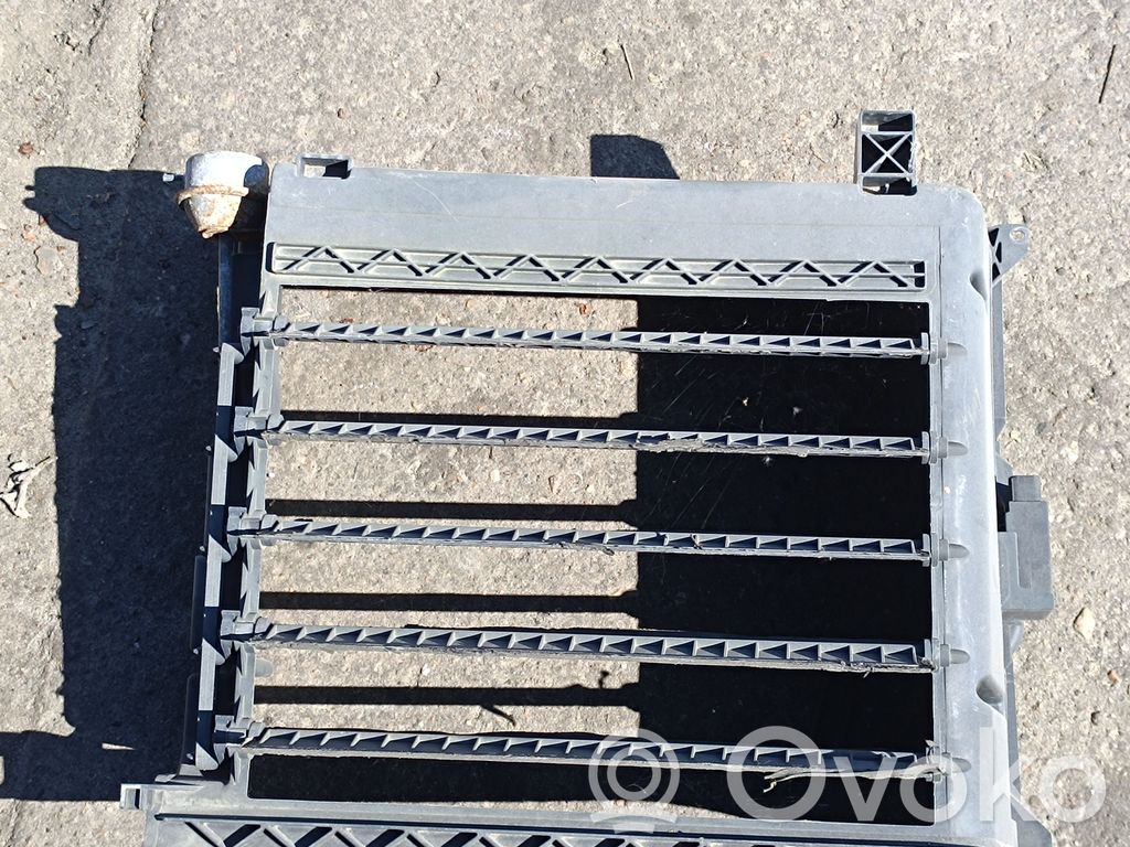 Front bumper upper radiator grill   157048048