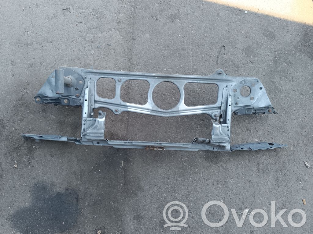 BMW 5 E39 Pas przedni 