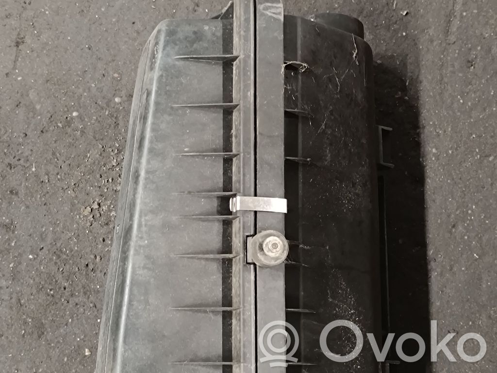 BMW 7 E32 Air filter box 