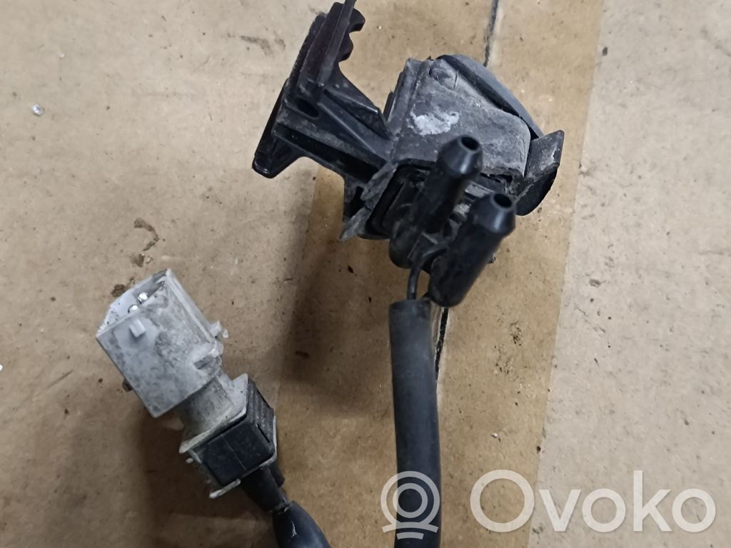 BMW 7 E32 Windshield washer spray nozzle 