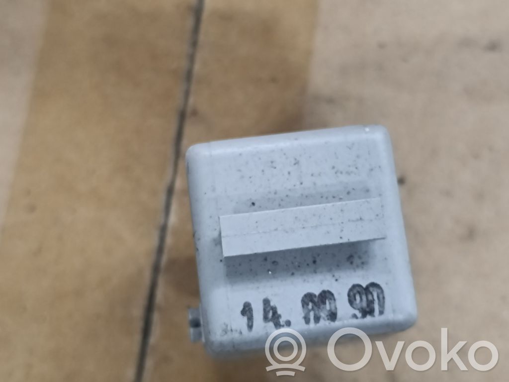 BMW 7 E32 Other relay 