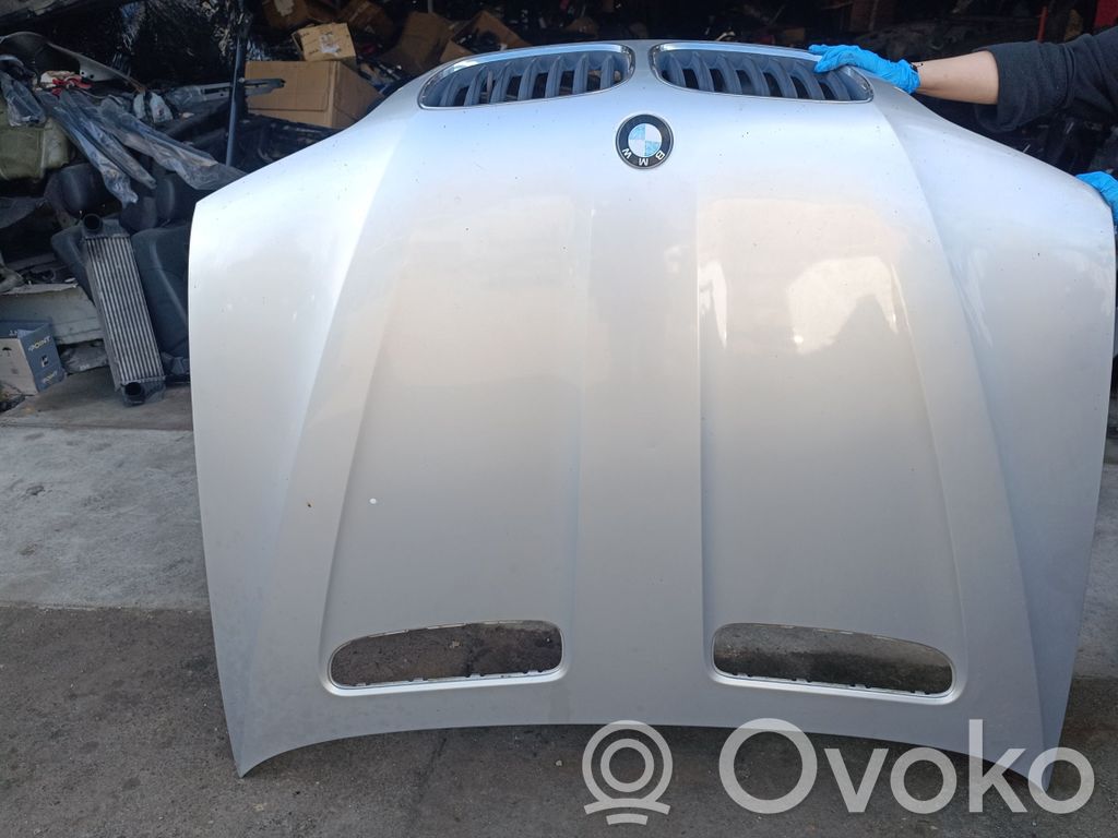 Couvercle, capot moteur