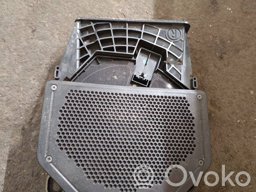 Subwoofer   4913631819