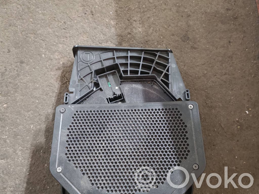 Subwoofer   4913631819