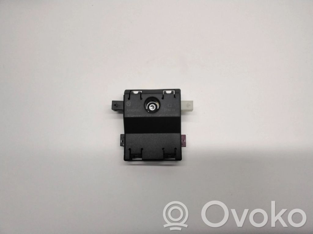 BMW X5 E70 Aerial antenna amplifier 