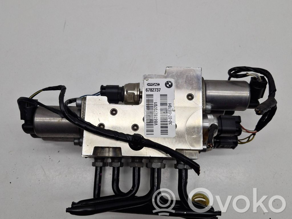 BMW X5 E70 Active stabilizer control/valve assembly 