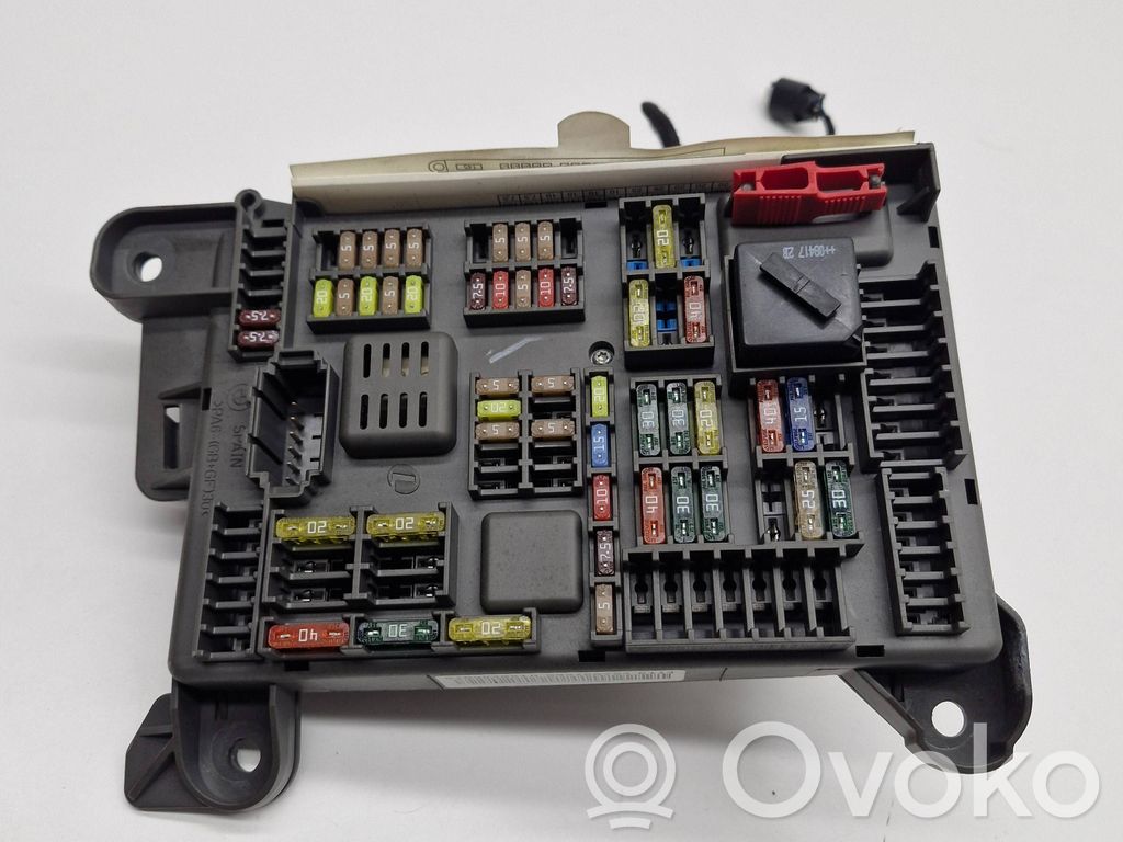 BMW X5 E70 Fuse module 