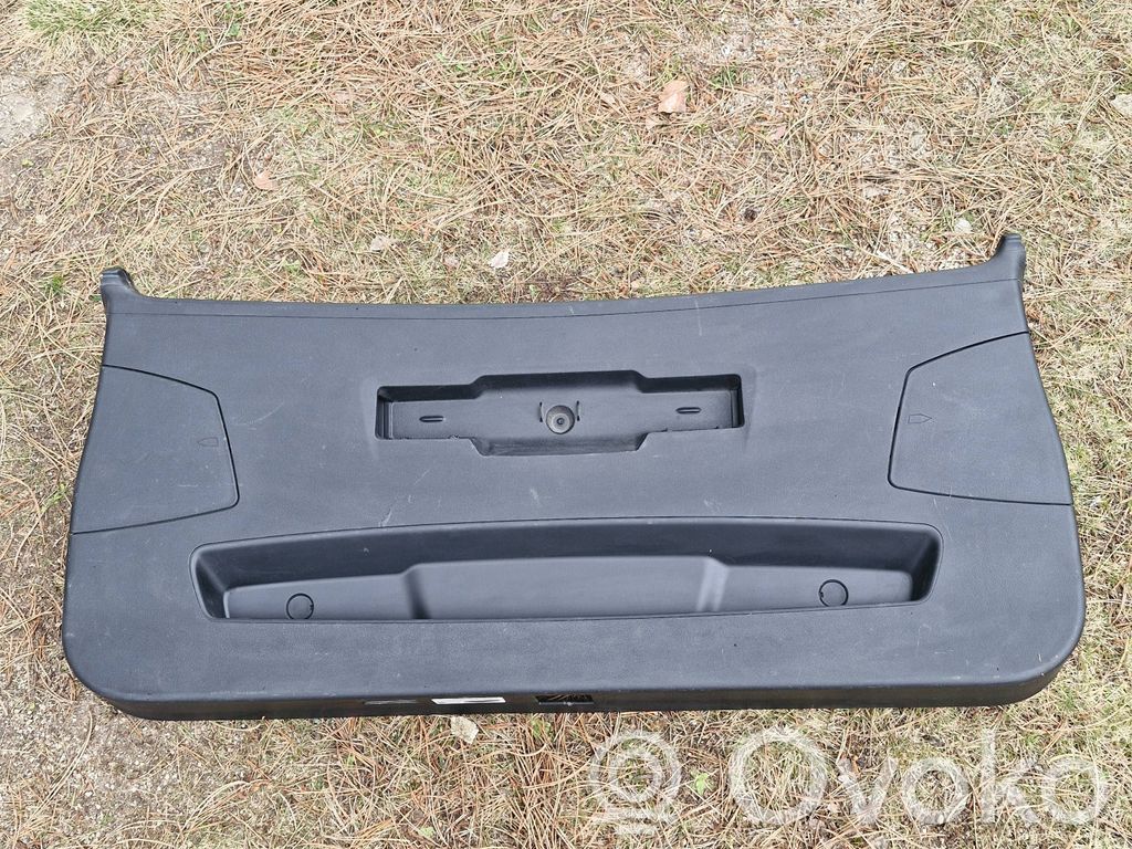 BMW X1 F48 F49 Poszycie / Tapicerka tylnej klapy bagażnika 
