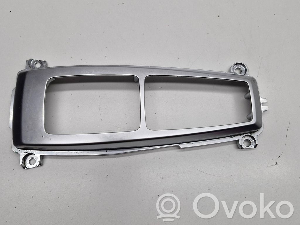 BMW X5 E70 Pavarų perjungimo svirties apdaila (plastikinė) 