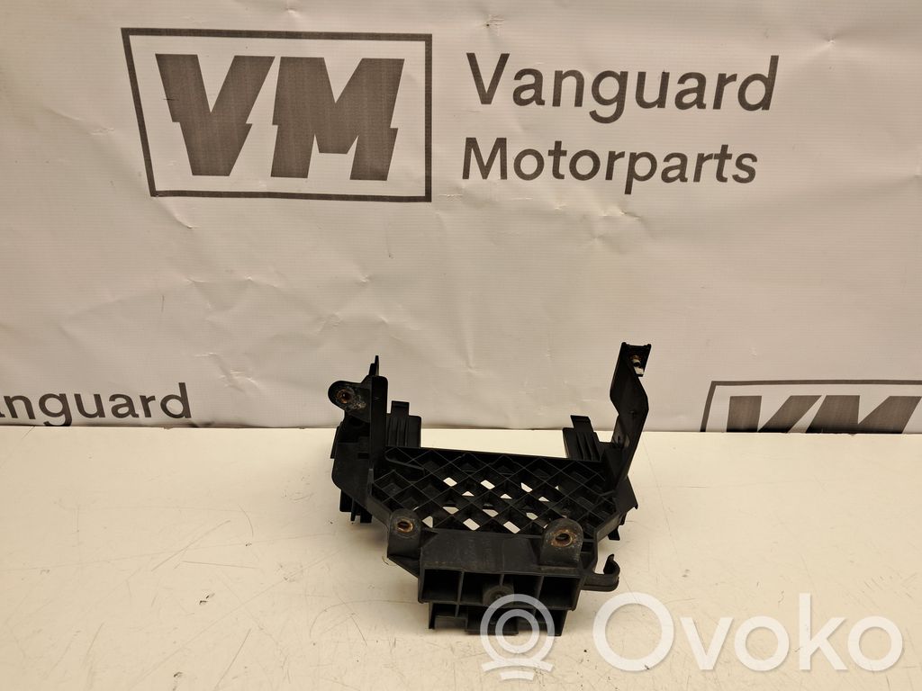 Mini One - Cooper Clubman R55 Engine control unit holder 