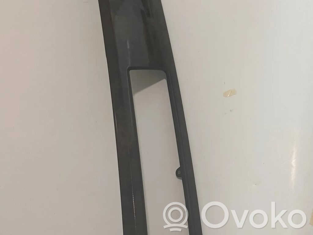BMW 5 E60 E61 Instrumentu paneļa dekoratīvā apdare 