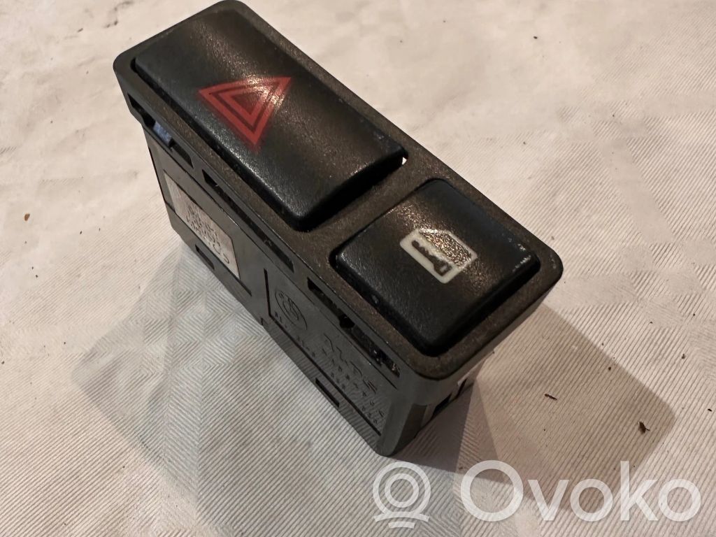 Hazard light switch   61318368920