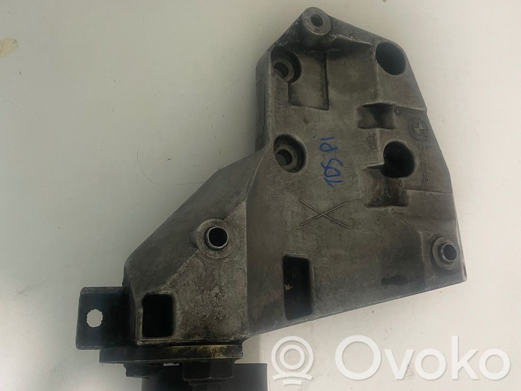 BMW 5 E39 A/C compressor mount bracket 