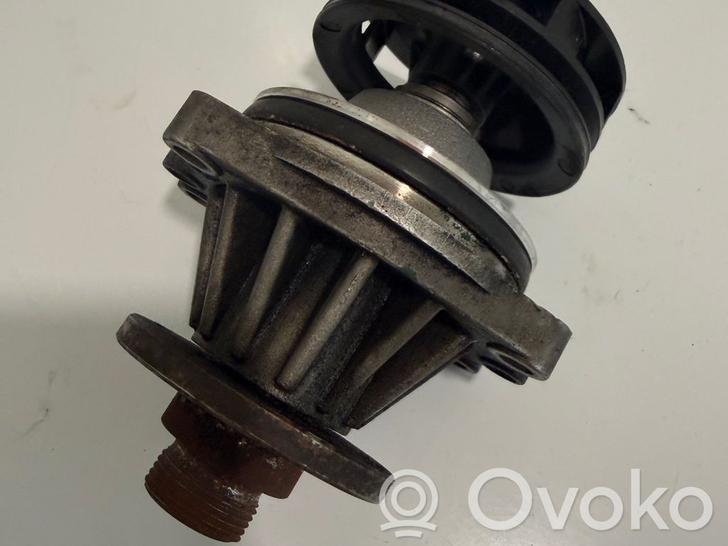 BMW 3 E46 Water pump 