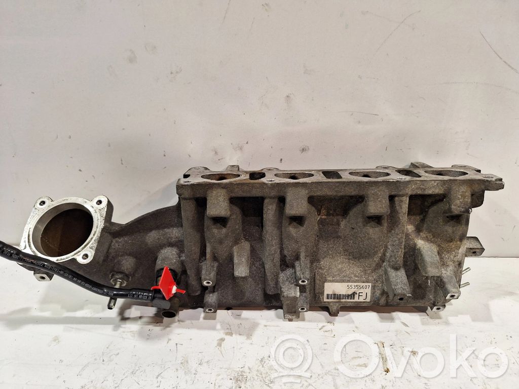 Opel Corsa D Colector de admisión 