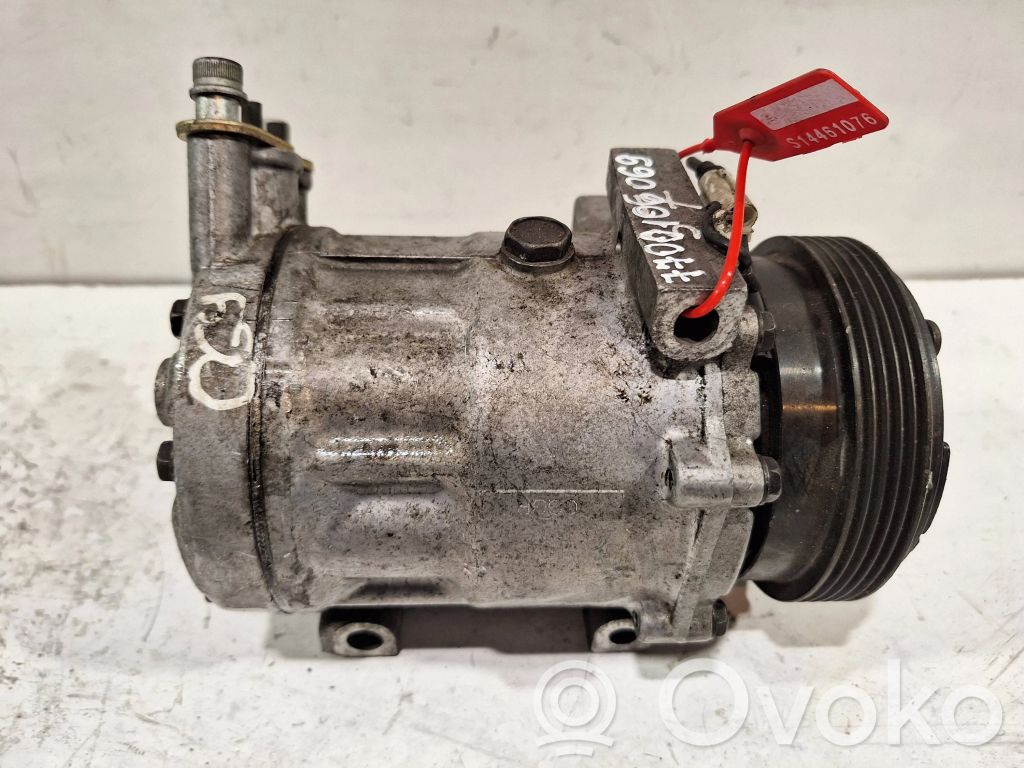 Renault Clio II Air conditioning (A/C) compressor (pump) 
