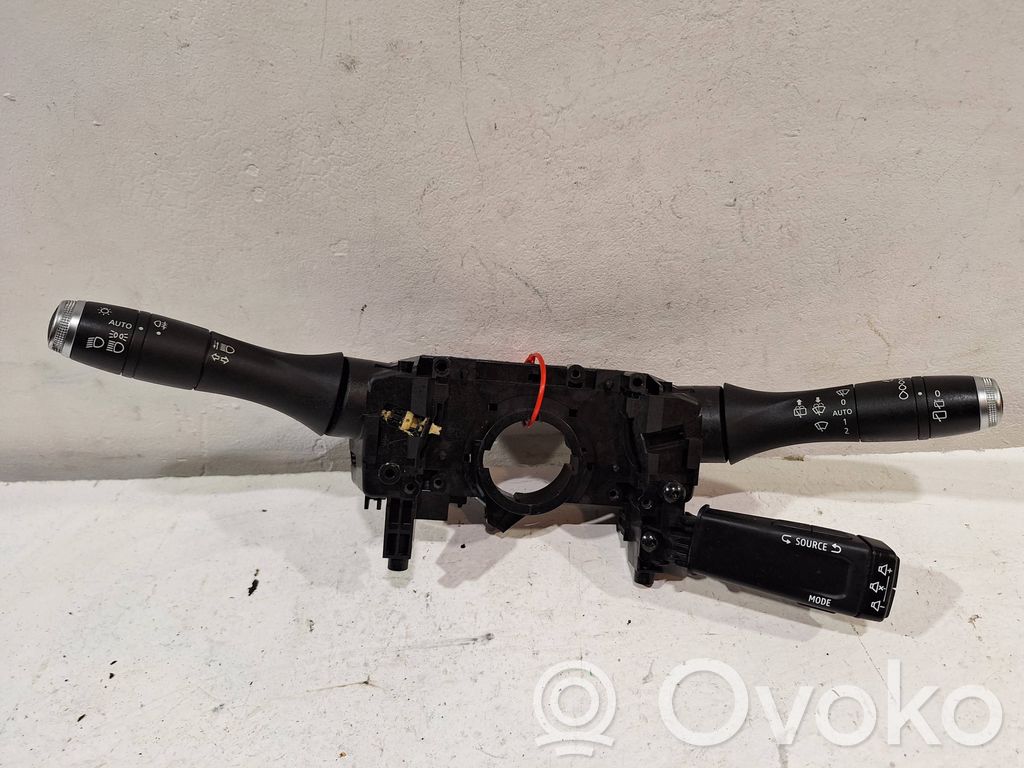 Renault Captur II Indicator stalk 