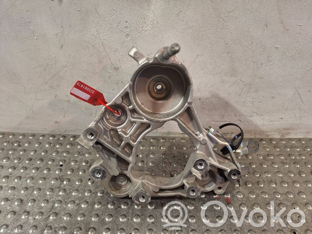 A/C compressor mount bracket   S25081418,119105MZ0A