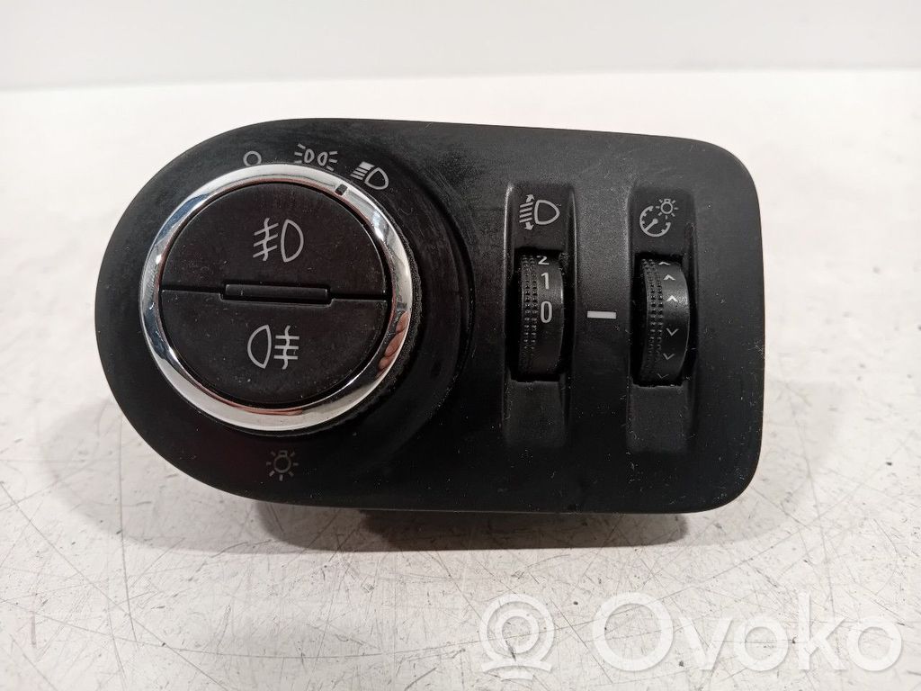 Opel Corsa D Light switch 