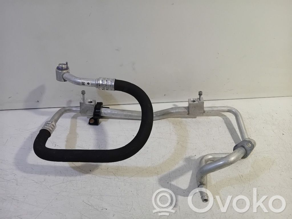 BMW iX Conductă/furtun aer condiționat (A/C) 