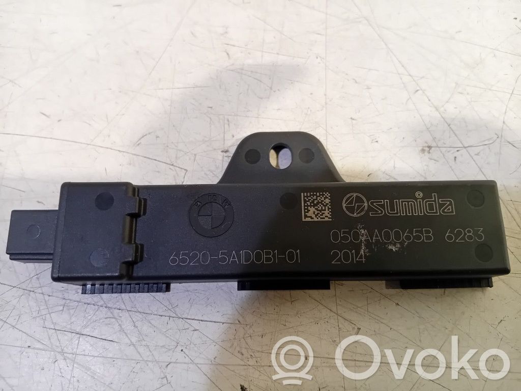 GPS-pystyantenni   5A1D0B1,5A319C9,65205A1D0B2