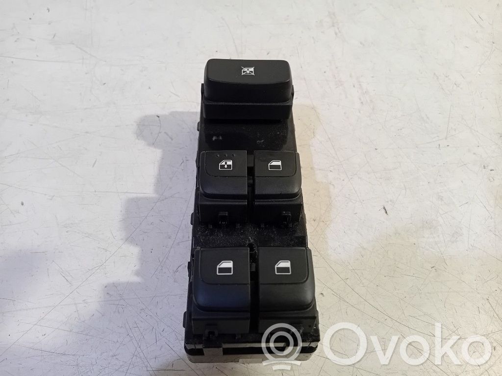 KIA Stonic Electric window control switch 