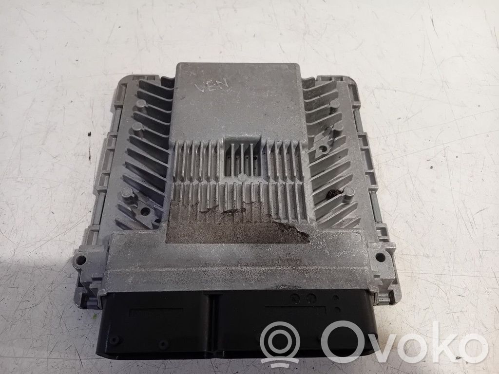 Audi A4 S4 B8 8K Engine control unit/module 