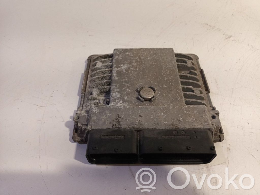 Volkswagen Golf VI Engine control unit/module 