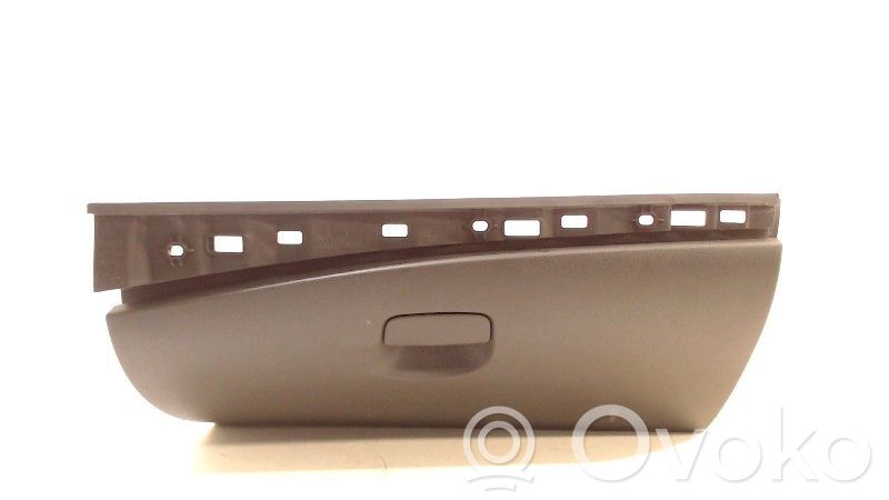 Renault Megane III Glove box 