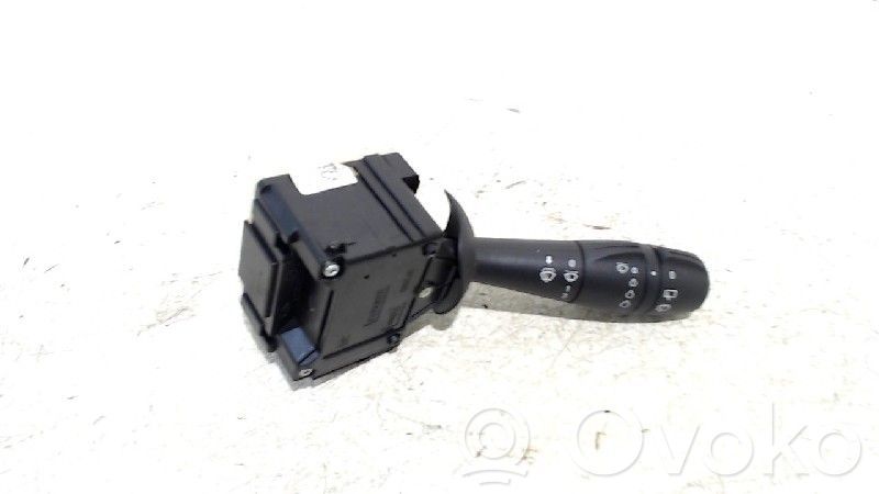 Renault Twingo III Wiper control stalk 