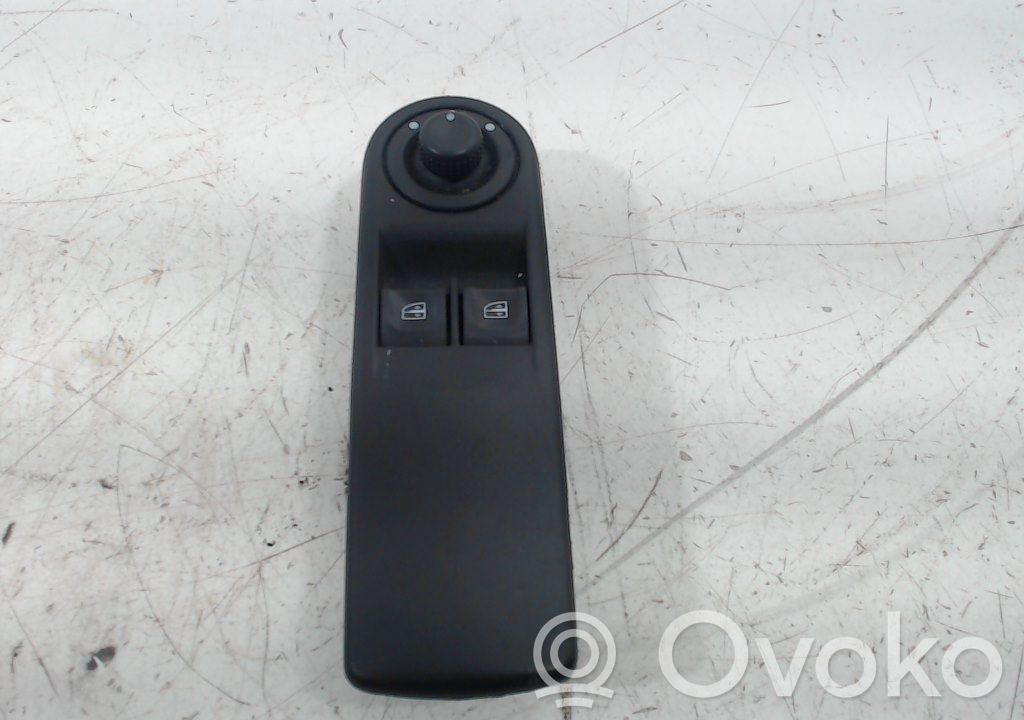 Renault Clio IV Comutator comandă geamuri electrice 