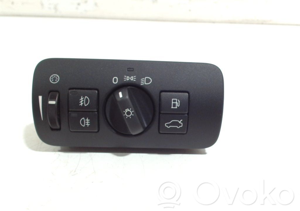 Light switch   30739414