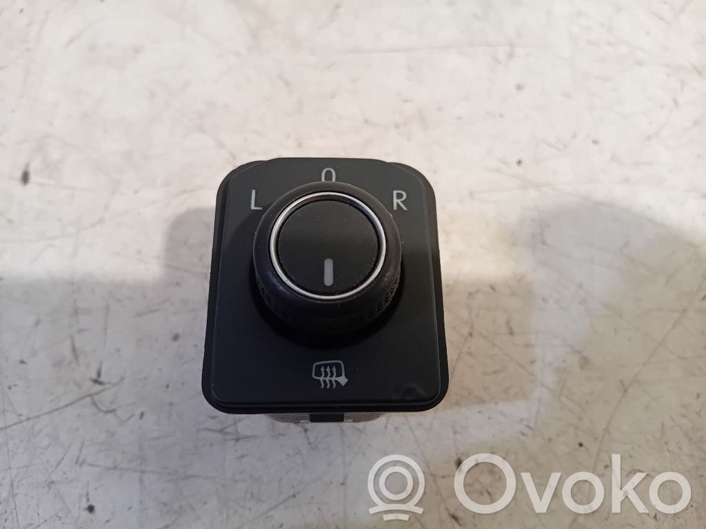 Audi A1 Wing mirror switch 