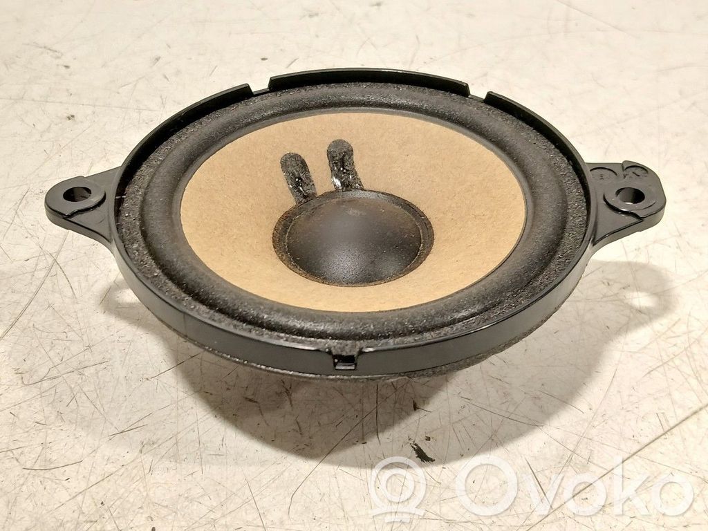 Audi A4 S4 B9 Etuoven kaiutin 