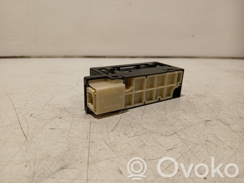 Toyota Prius+ (ZVW40) Otros interruptores/perillas/selectores 