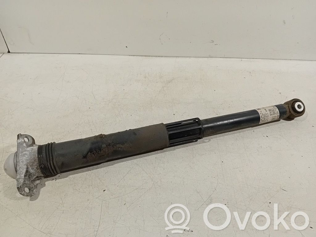 Volkswagen Golf VII Stoßdämpfer hinten 