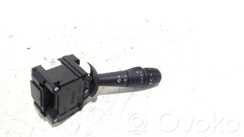 Renault Twingo III Wiper control stalk 
