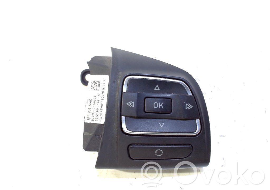 Seat Leon (1P) Przełącznik / Przycisk kierownicy 