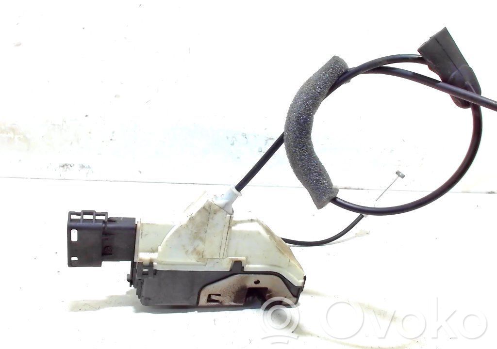 Peugeot 308 SW  Front door lock 