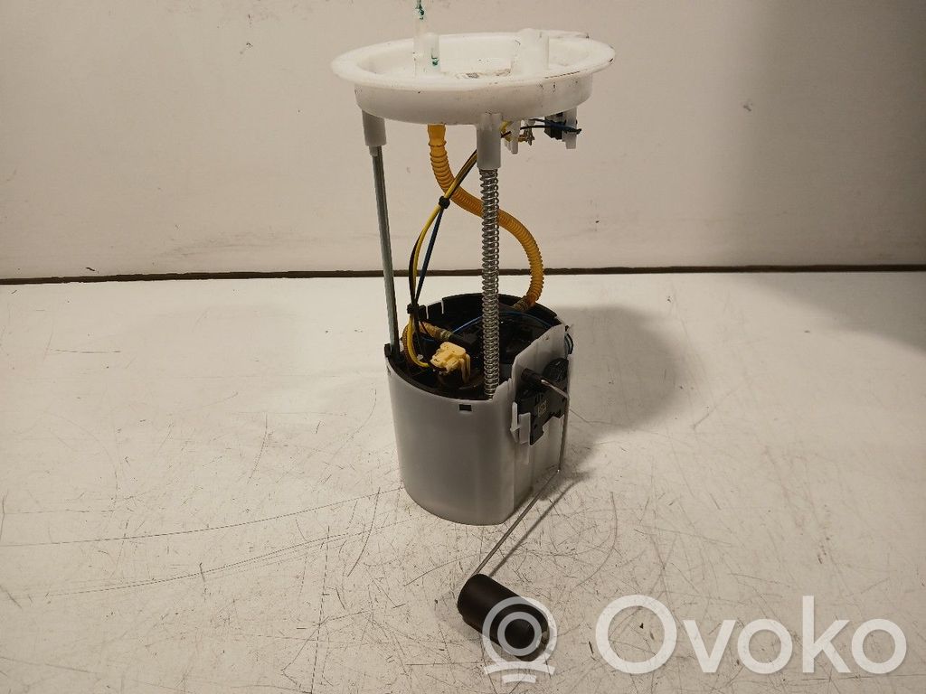 Lynk & co 01 Bomba interna de combustible 