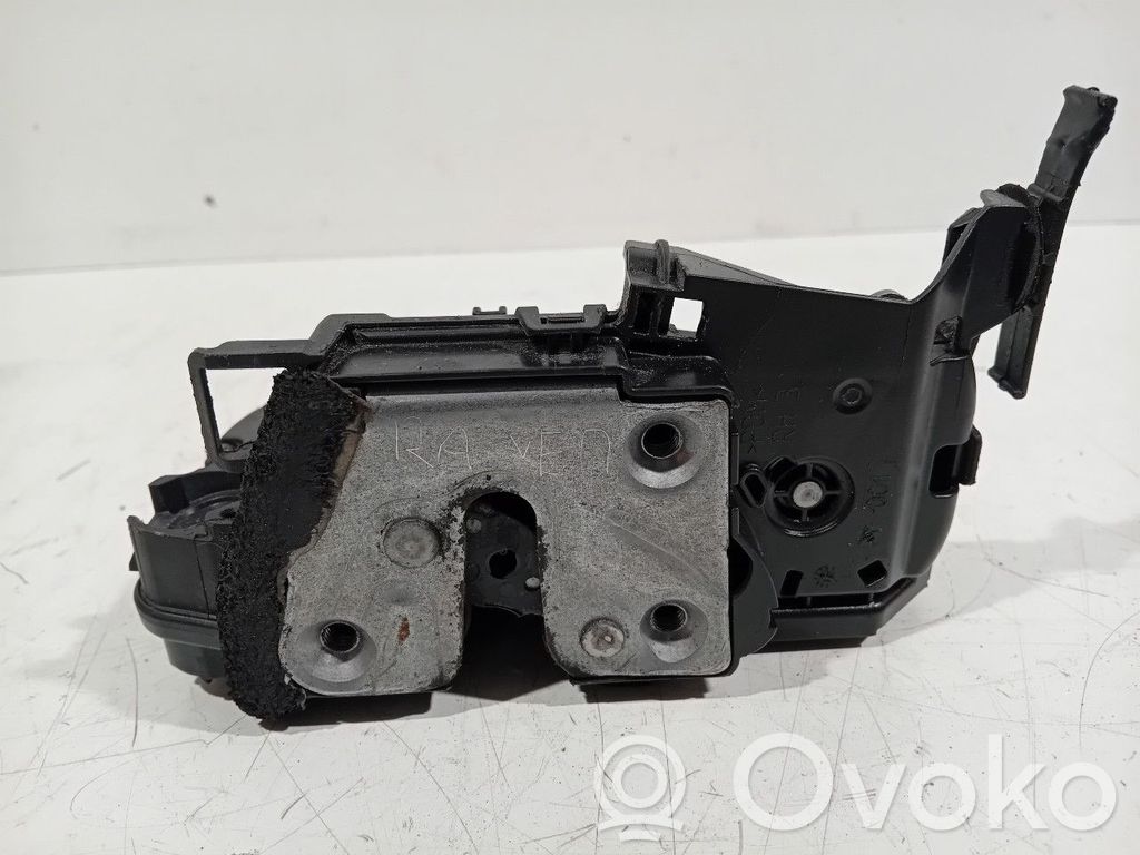 Renault Captur Priekšpusē slēdzene 