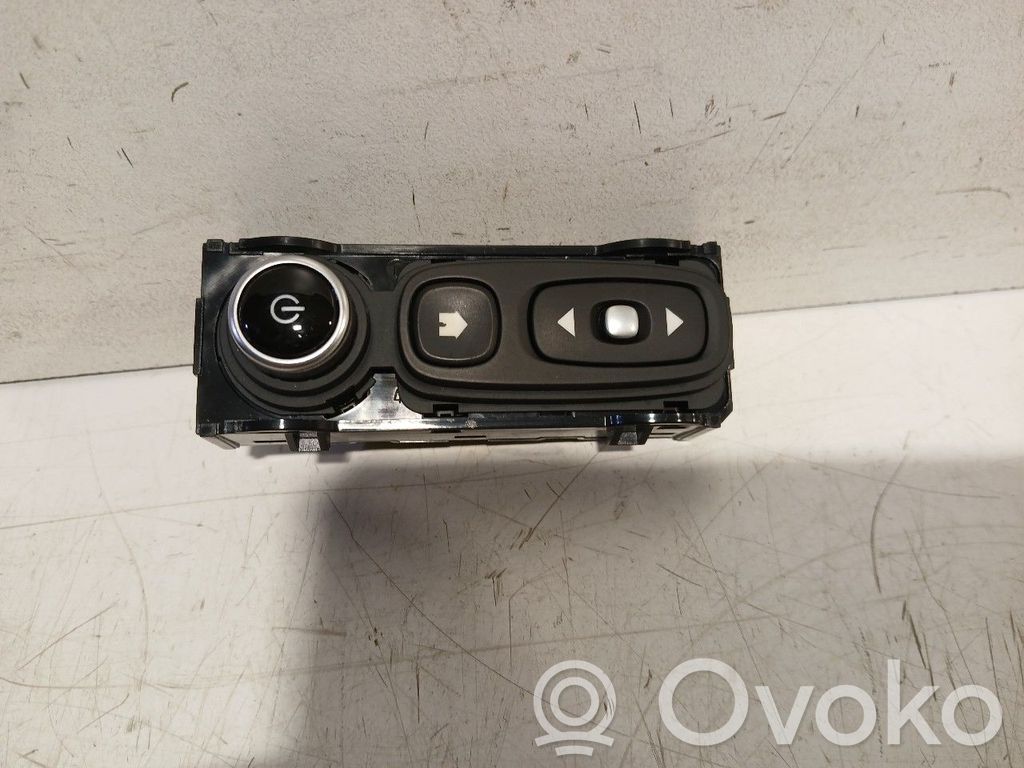Renault Clio IV Otras partes del panel de instrumentos 