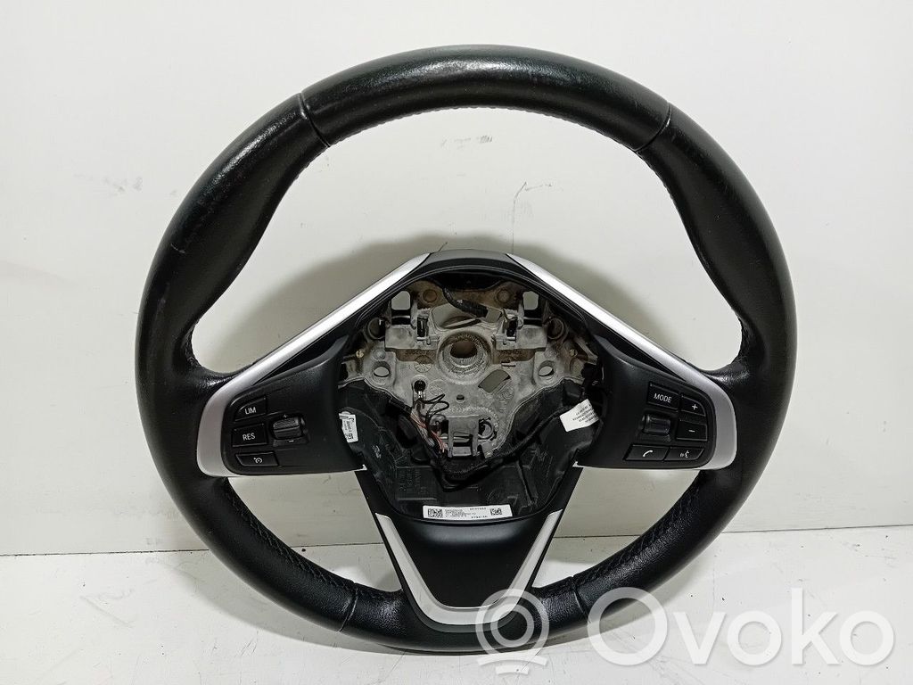 Steering wheel   686028402