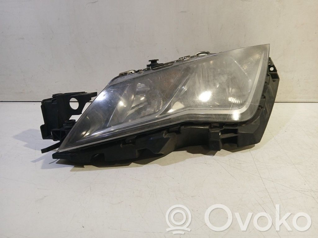 Seat Leon (5F) Phare frontale 