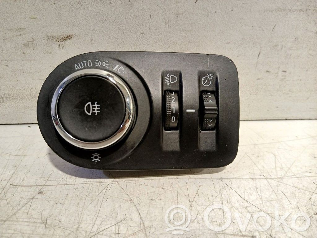 Opel Astra K Interruptor de luz 