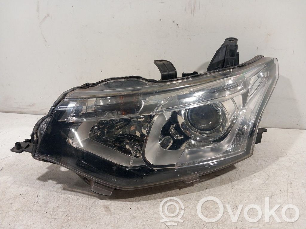 Mitsubishi Outlander Lampa przednia 